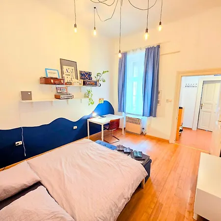 Artlovers' Flat - Kazinczy Street 아파트